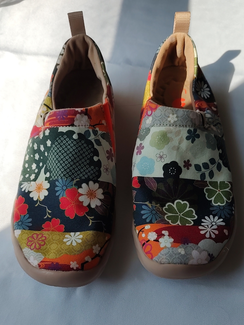 UIN Toledo Women's Floral Slip-On Shoes - Multicolor